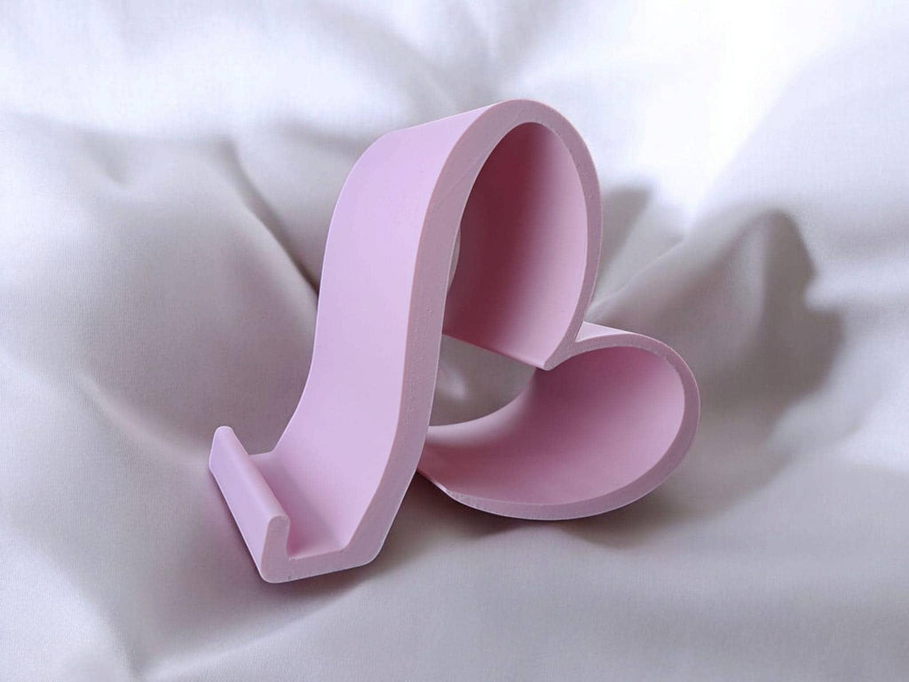Heart Shaped Phone Holder: Minimalist Desk Mount