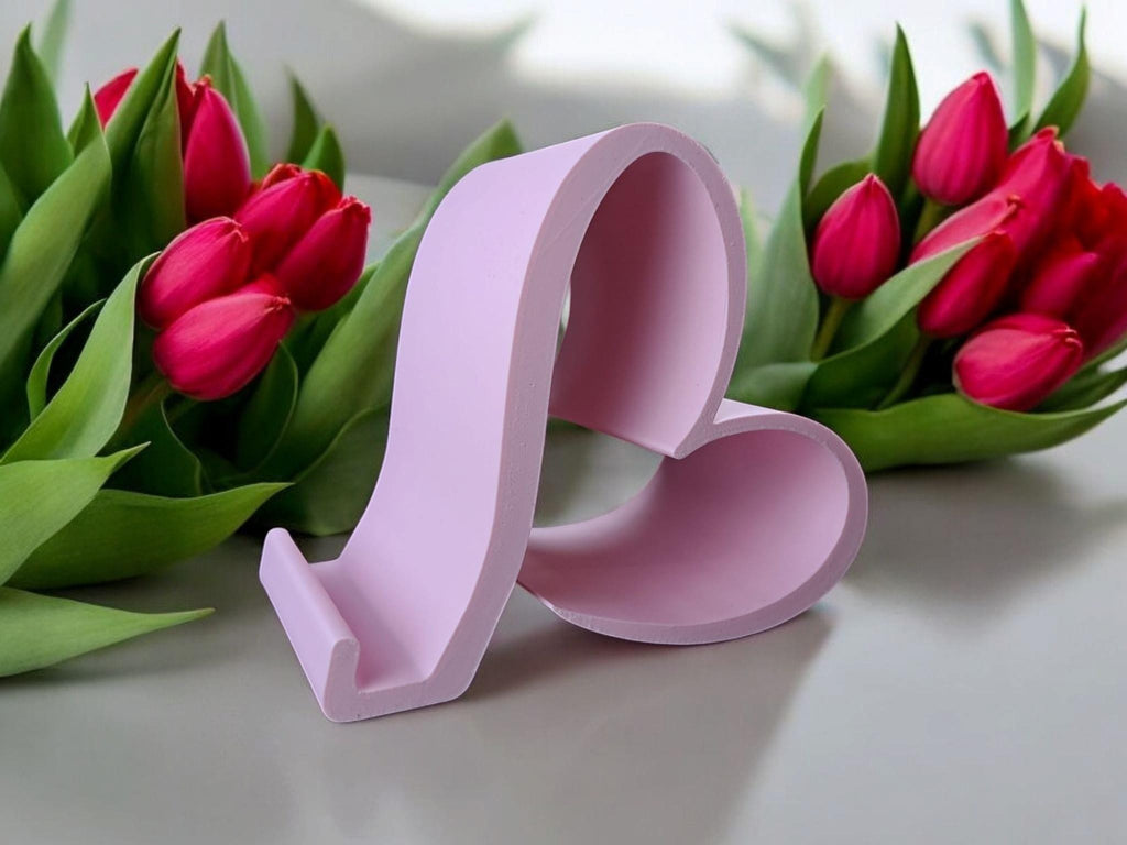 Heart Shaped Phone Holder: Minimalist Desk Mount